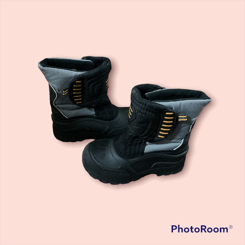 Boys Winter Boots Size 3